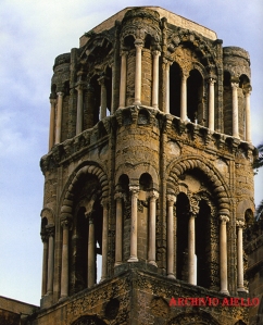 La torre campanaria della chiesa della Martorana-Palermo
